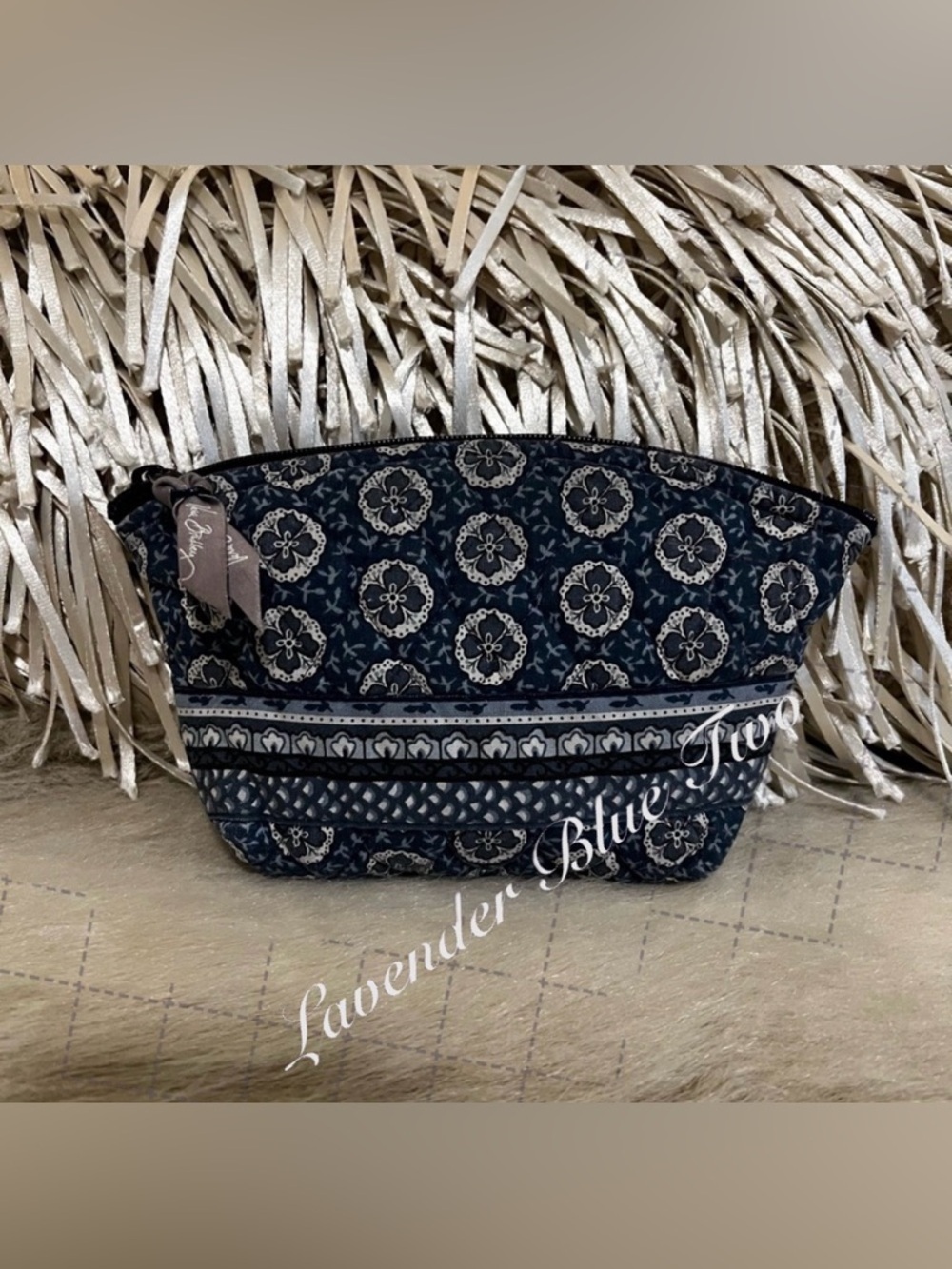 Vintage VERA BRADLEY Indigo 1997Cosmetic Case Blue White Medallions Zip Top USA